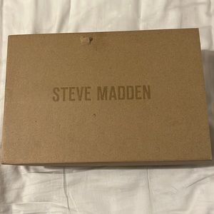 BRAND NEW STEEVE MADDEN HEELS